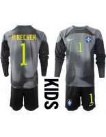 Brazílie Alisson Becker #1 Brankářské Domácí dres pro děti MS 2022 Dlouhý Rukáv (+ trenýrky)